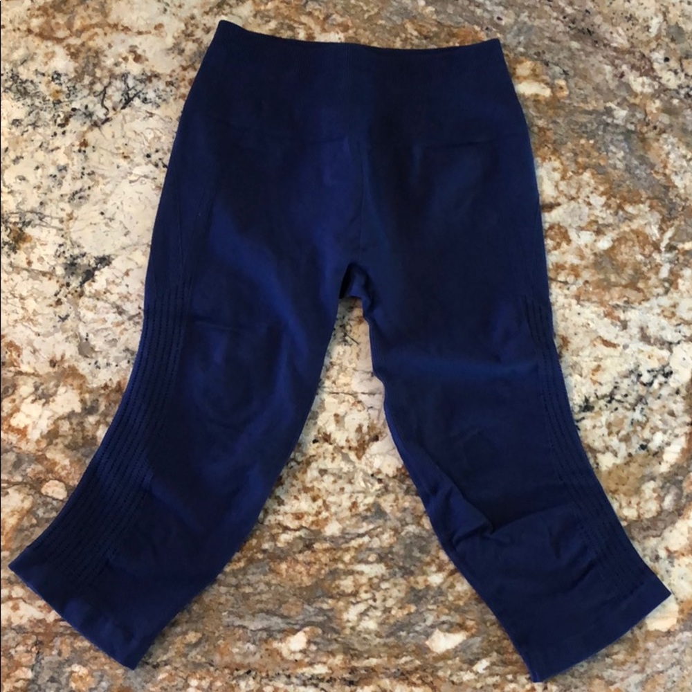 lululemon in the flow crop II
